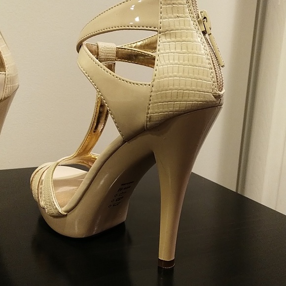 Heels - Picture 2 of 4